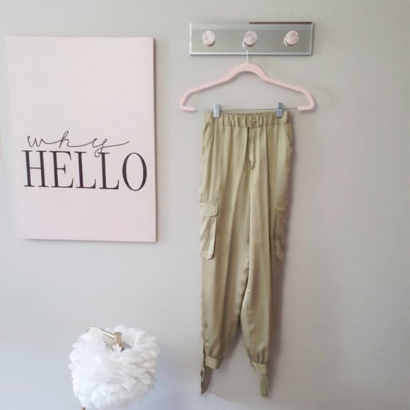 NWT YFB pistachio green khaki satin-like cargo pants, XS - Picture 10 of 11